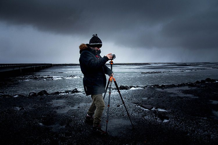 Tripod guide - man with a tripod offshore