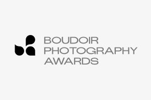 Participe do Boudoir Photography Awards - Ganhe prêmios incríveis Pixpa Tema